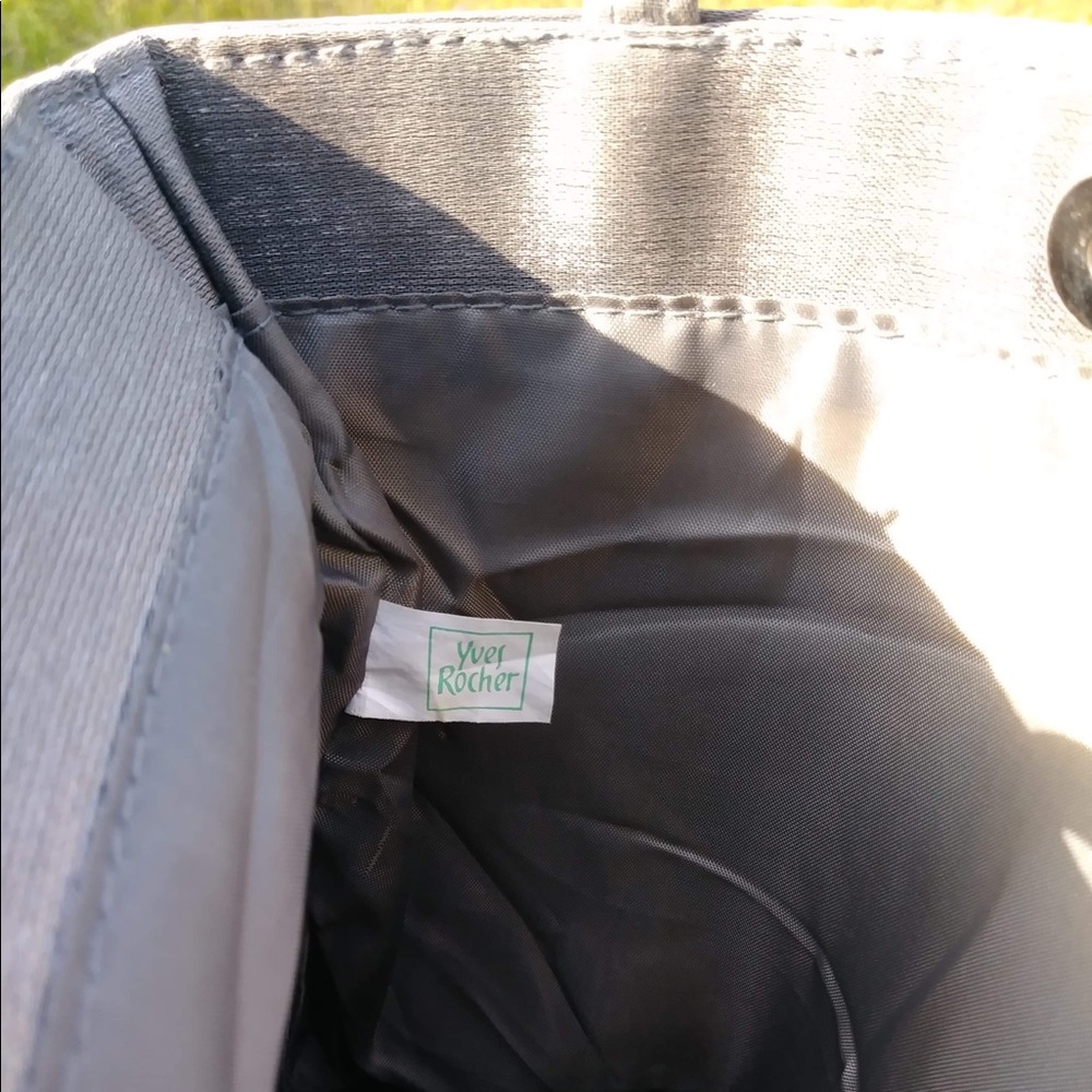 Yves Rocher Purse - Picture 2 of 2